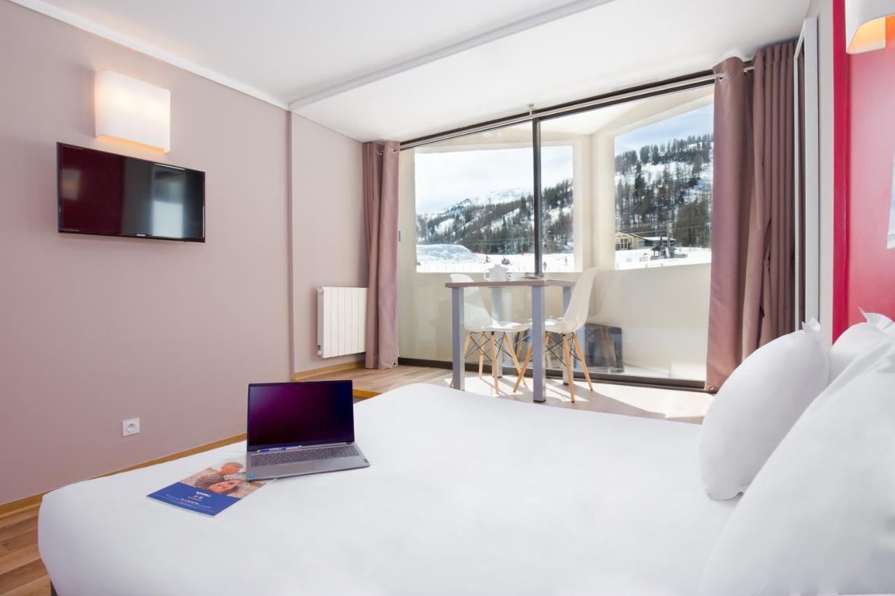 Sowell Residences New Chastillon Isola 2000 Esterno foto